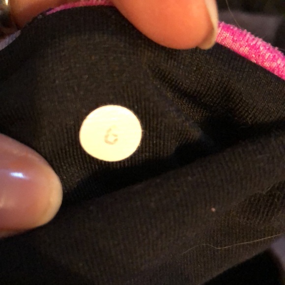 Lulu lemon shorts - Picture 3 of 3